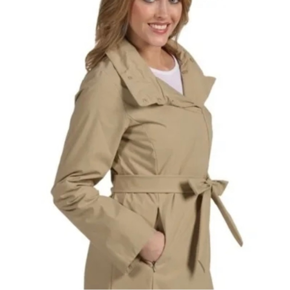 COPY - Patagonia Larissa Rain Jacket in Cream Tan, size XS